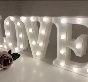 RN Η73| ΔΙΑΚΟΣΜΗΤΙΚΑ ΓΡΑΜΜΑΤΑ ΜΕ LED κ διακόπτη: “LOVE”