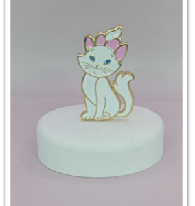 Γατούλα σε βότσαλο