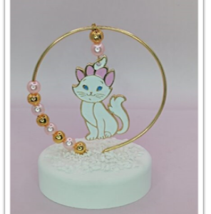 Γατούλα σε σύρμα