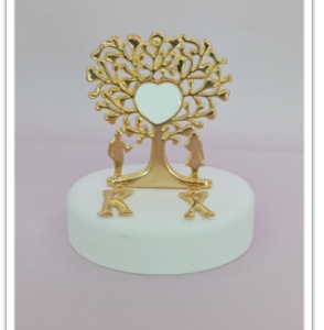 Δέντρο με Καρδιά και Ζευγάρι με Αρχικά σε Βότσαλο